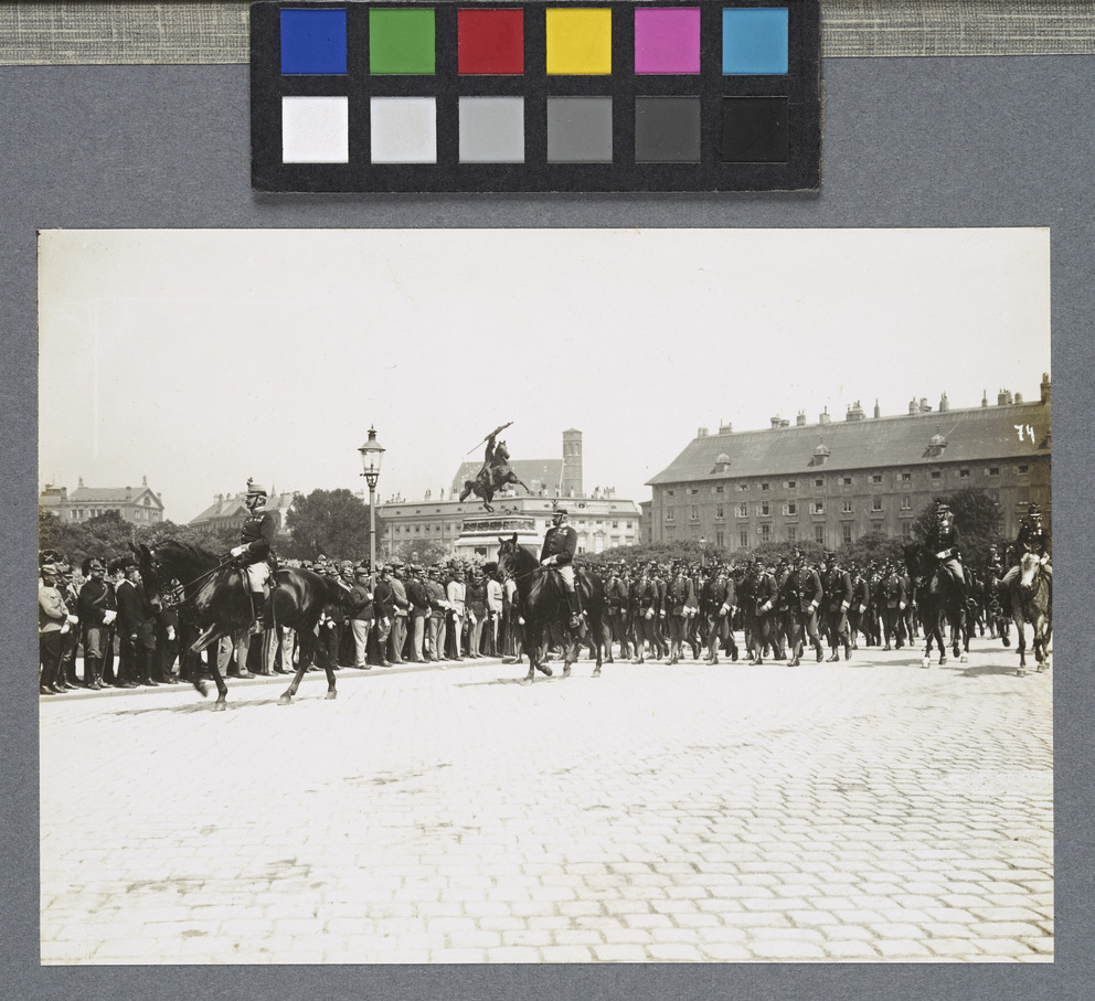 Schlacht Bei Aspern Jahrhundertfeier Vor Dem Heldenplatz Denkmal