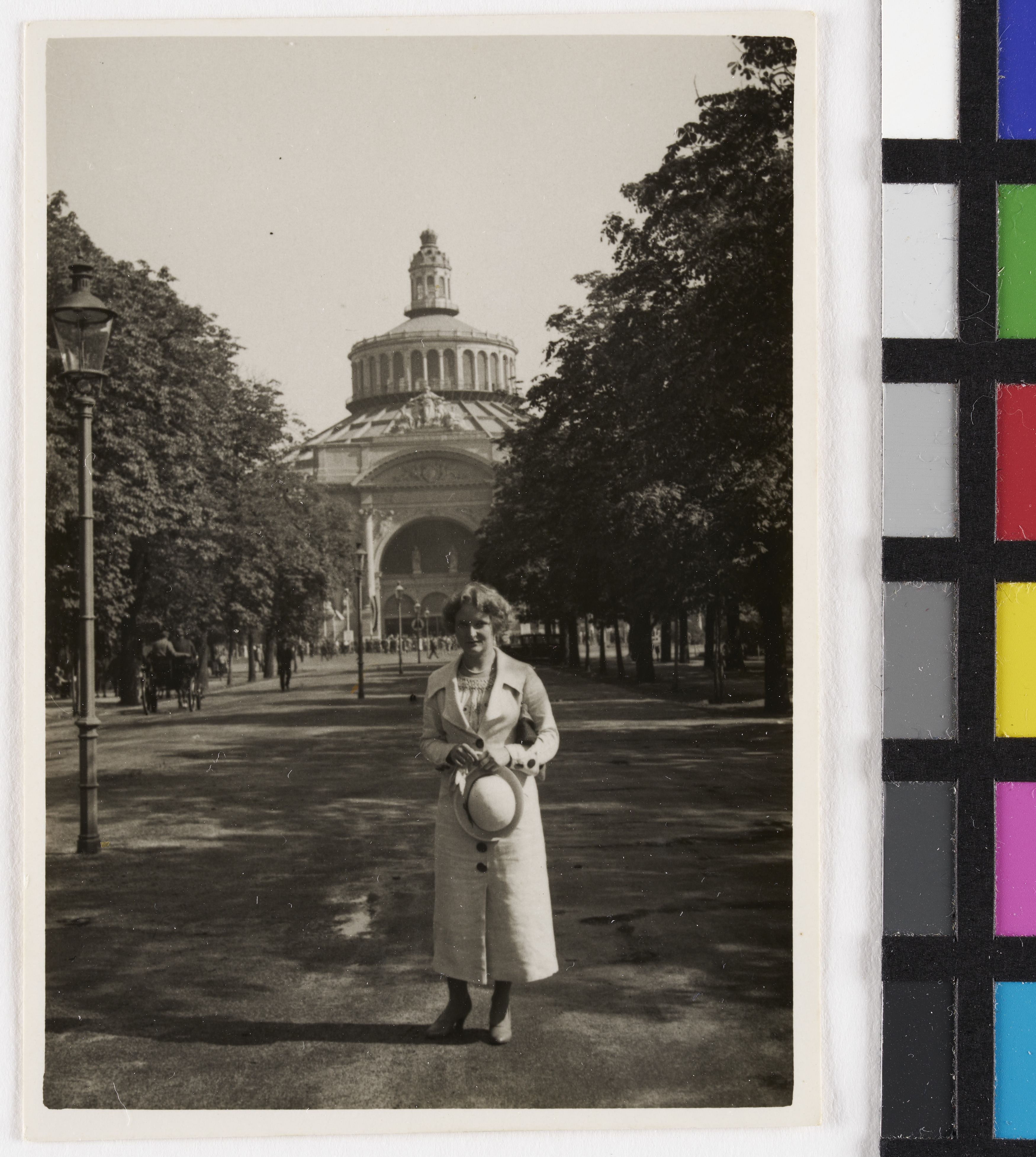 2., Rotunde - Südportal - während einer Messe – Wien Museum Online Sammlung