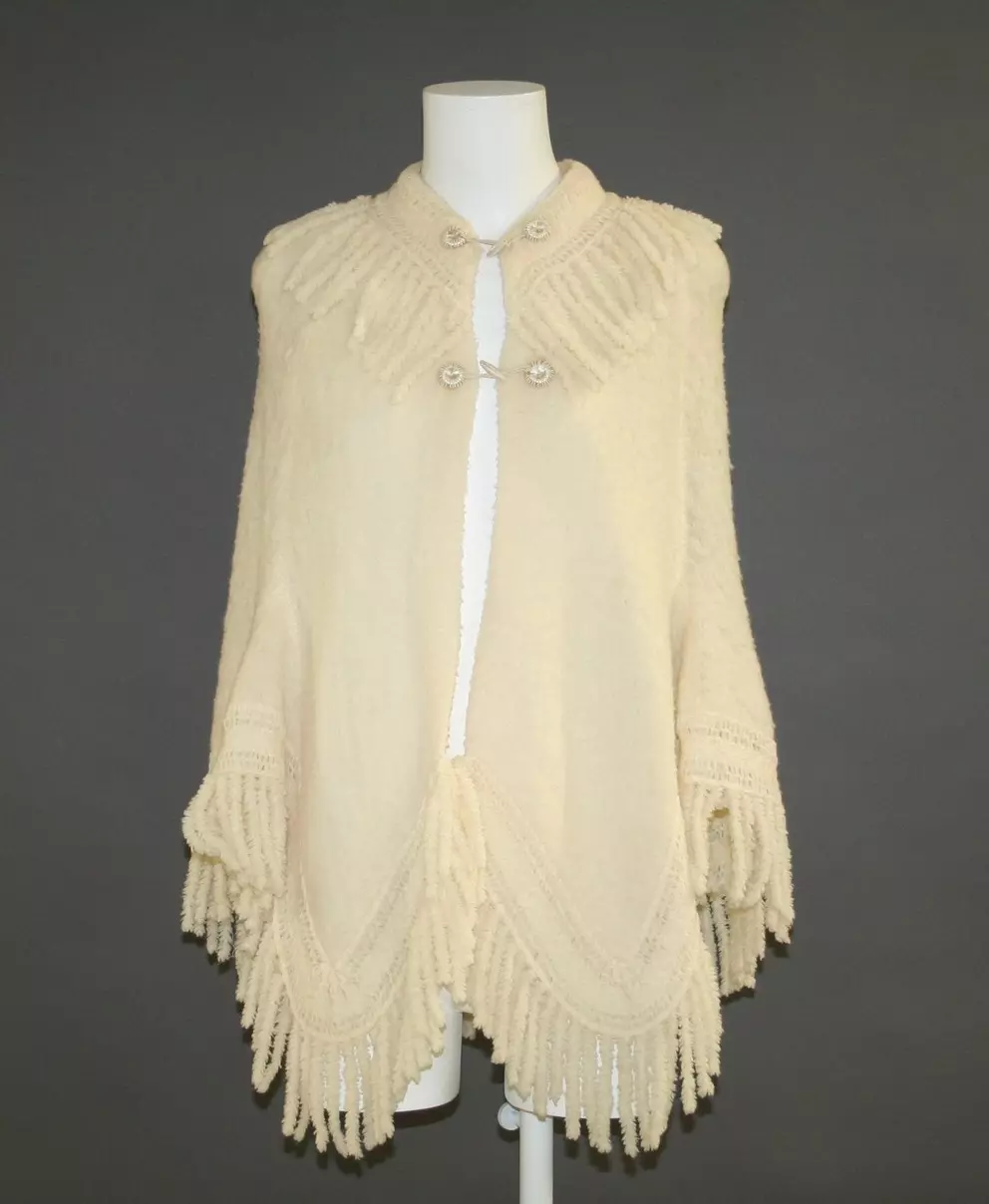 Where Does Knitting Meet the Body? Four Vienna Museum Garments, 1870–1940