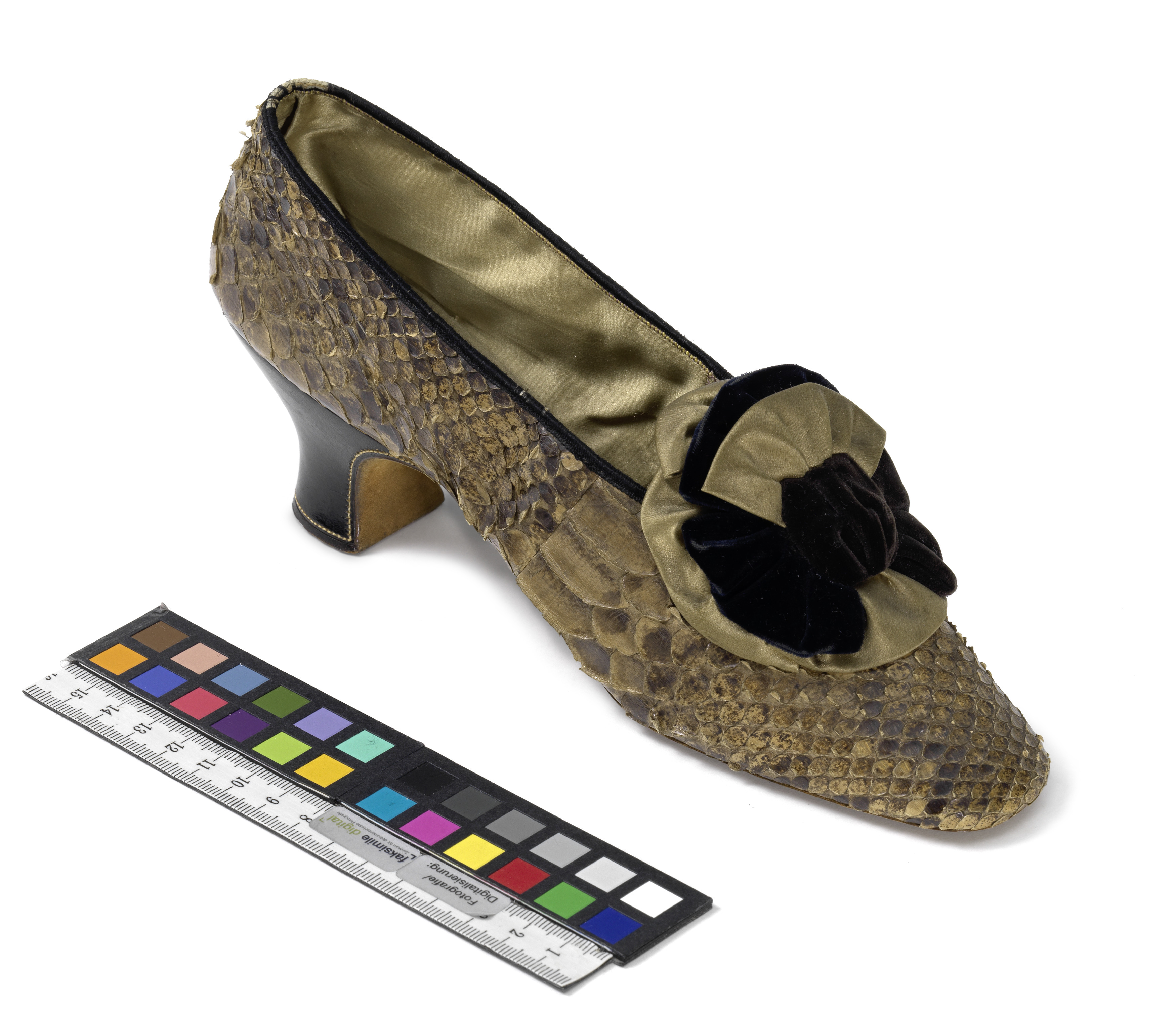 Pumps Wien Museum Online Sammlung