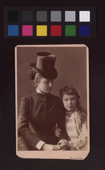 Erzherzogin Marie Valerie 1868 1924 Als Kind Mit Baronin Marie